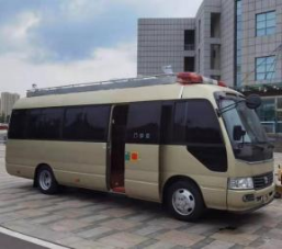 考斯特指挥车